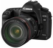 Canon EOS 5D Mark II цифровая зеркальная камера с Canon EF 24-105mm IS